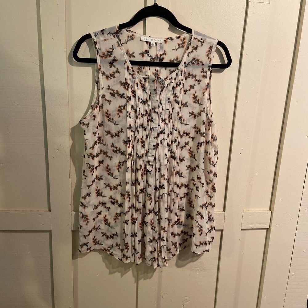 Daniel rainn tank size medium